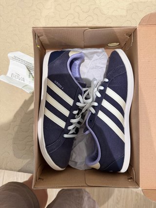 Tenis Adidas Azul y Blanco