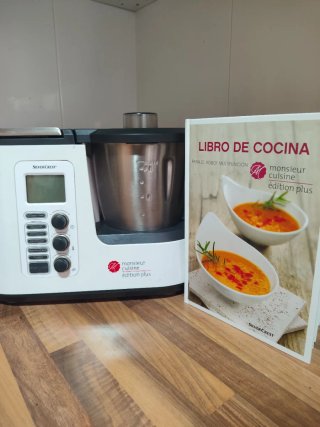 Robot cocina Monsieur Cuisine + accesorios y libro