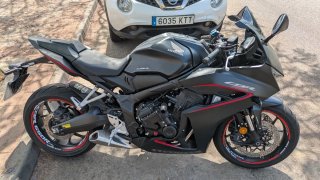 Honda CBR 650 R Negra 2025