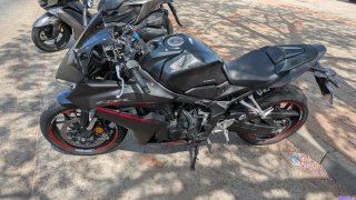 Honda CBR 650 R Negra 2025
