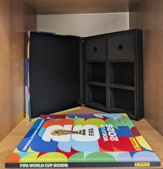 Álbum Panini Mundial 2026 TREASURE BOX PRECINTADO