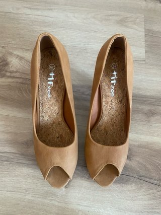 Zapatos tacón plataforma suela corcho camel