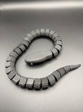Serpente snodato flessibile relax