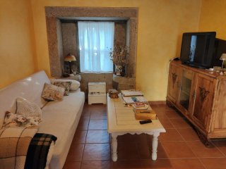 Casa de piedra restaurada. Al lado del mar