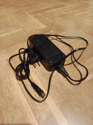 Cargador Batería Patinete Eléctrico Negro
