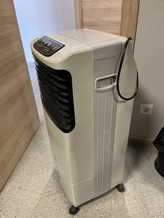 Humidificador de aire blanco y negro