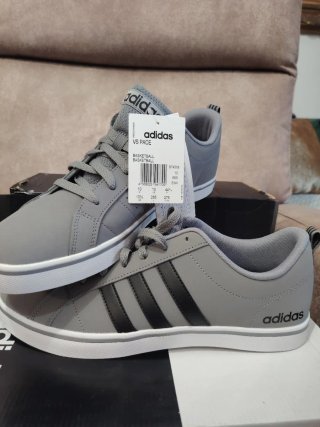 Scarpe nuove Adidas  Grigie Nuove Tg 44.5
