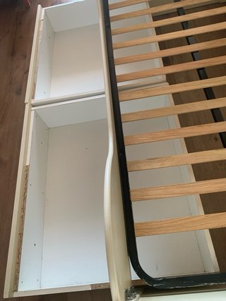Cama individual con cajones