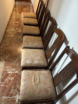 Seis sillas de comedor madera y tela
