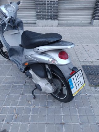 Piaggio Liberty 125 - moto 125 - etiqueta B