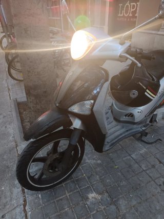 Piaggio Liberty 125 - moto 125 - etiqueta B
