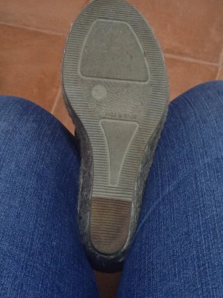 Sandalias azules con flecos