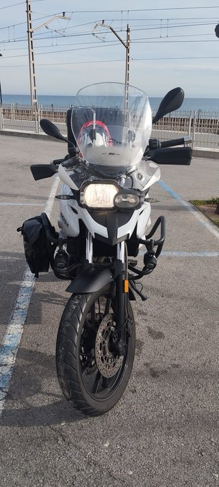 BMW F700GS  Blanca y Roja