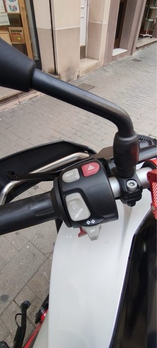 BMW F700GS  Blanca y Roja