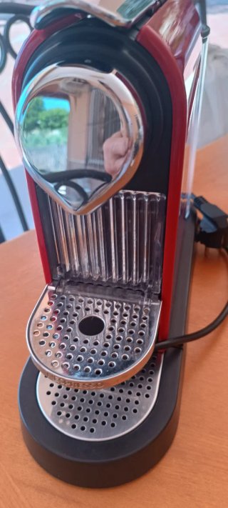 Cafetera Nespresso Citiz Roja