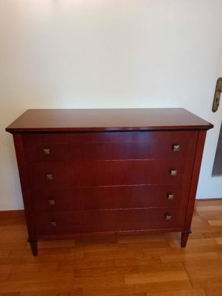 Cajonera de madera oscura