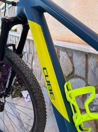 Bicicleta carbono - Cube Reaction