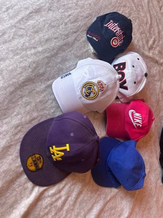 Lote de varias gorras