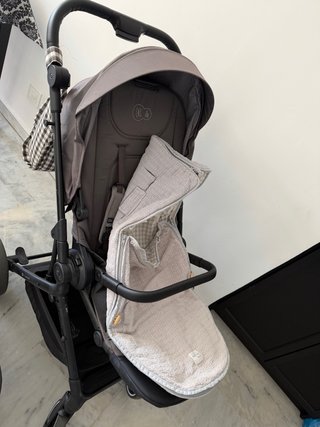 Carro Kinderkraft Yoxi 2 en 1 en gris