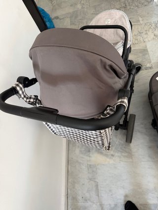 Carro Kinderkraft Yoxi 2 en 1 en gris