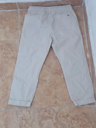 Pantalón beige Tommy Hilfiger