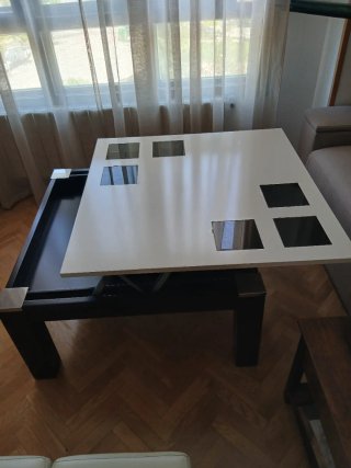 Mesa centro elevable 90x90 con 2 puffs