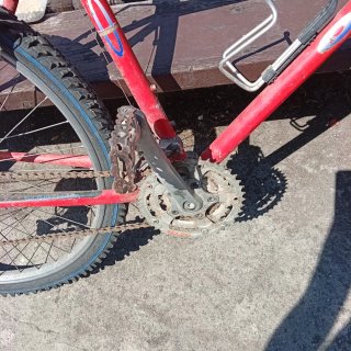 Bicicleta de Montaña Roja Antigua