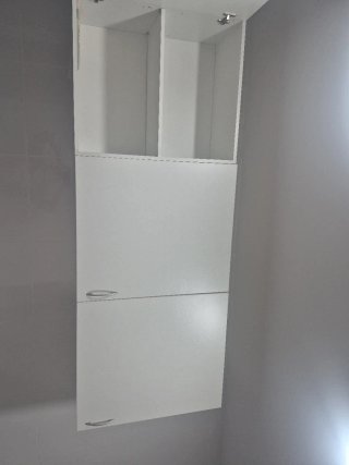 Mueble de cocina blanco sin usar