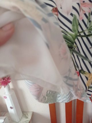 Blusa floral con rayas