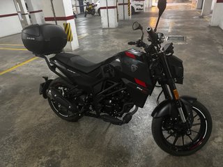 Peugeot PM-01 125cc Naked Negra