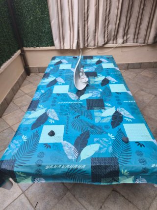 Mesa de comedor mimbre y cristal
