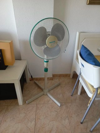Ventilador Severin Pie Verde Blanco