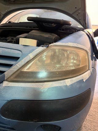 Pulido de faros con polímero liquido
