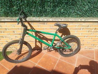 Bicicleta BMX Verde