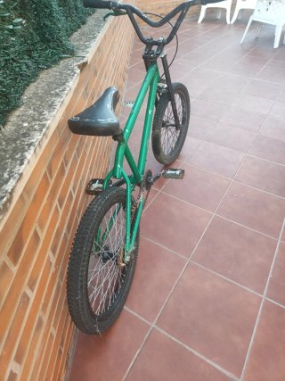 Bicicleta BMX Verde