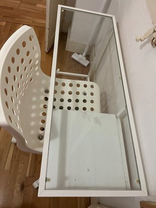 Escritorio hierro y vidrio + silla giratoria