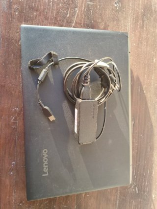 PC Portatile Lenovo - Ottimo per Studio e Ufficio