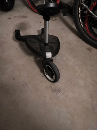 Asiento-Rueda Bugaboo con sus enganches.