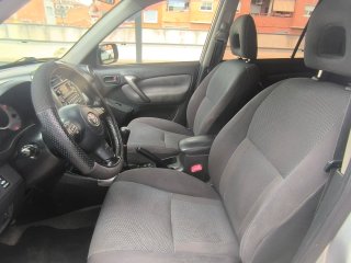 Toyota RAV4 1.8VVTI 125cv 1 año de garantía!!