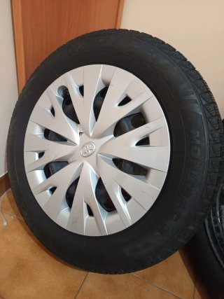 Llanta y Neumático Toyota Yaris R15 5 Pernos