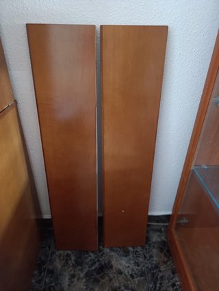 Baldas de madera marrones de 95cm