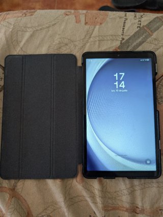 Samsung Galaxy Tab A9 con funda