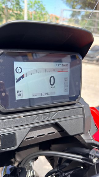 Honda ADV 350 2025 - 9.800 km