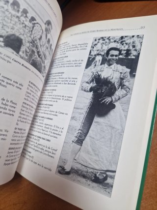 Las vueltas al ruedo  de Curro Romero