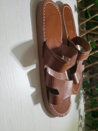 Sandalias artesanales de cuero T44