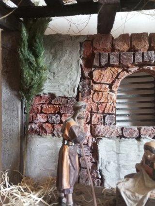 Pesebre artesanal sin figuras
