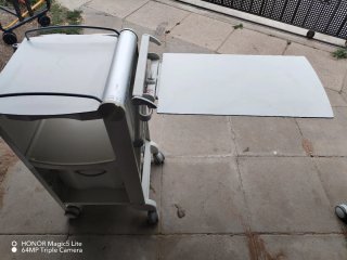 Carro auxiliar sanitario