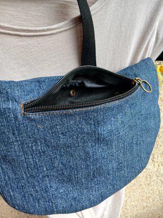 Riñonera Denim y Seda China Bordada