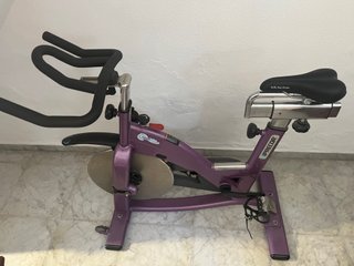 Bicicleta Estática Precor TeamBike Morada