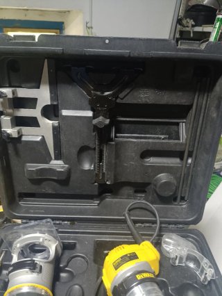 Fresadora Dewalt con maletín